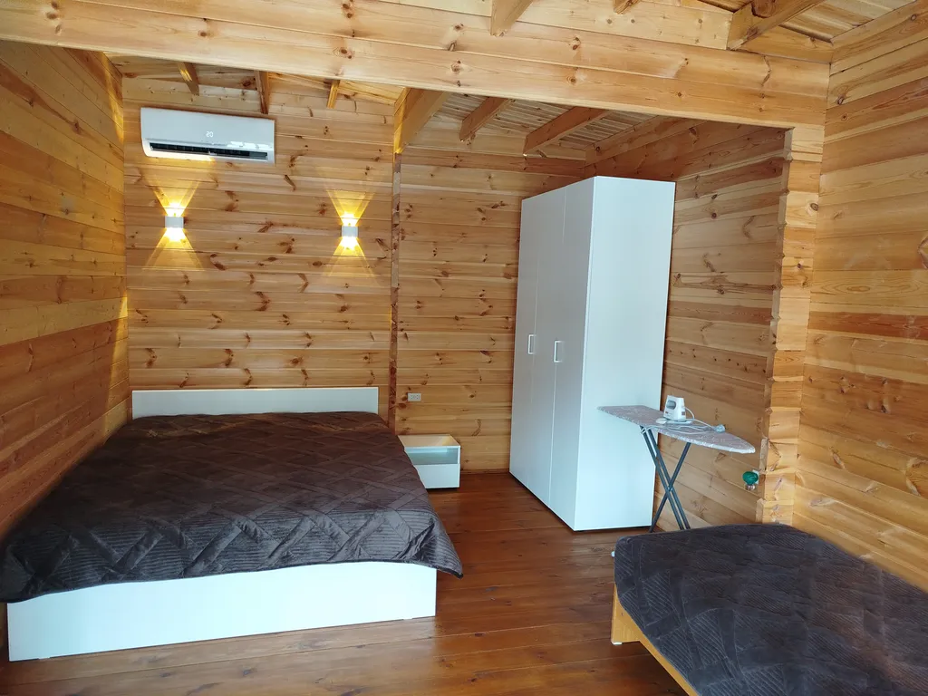 Коттедж Эко-домик трёхместный — Гагра