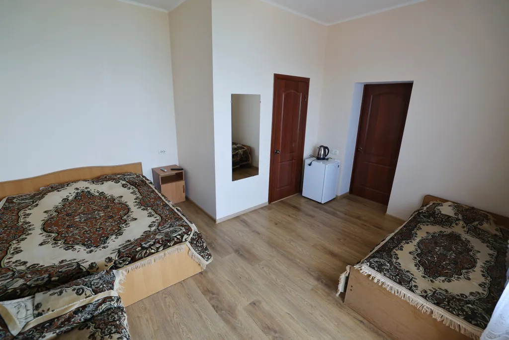 Квартира Квартира Трехместный номер с доп. местом с балконом и видом на море — Лазаревское