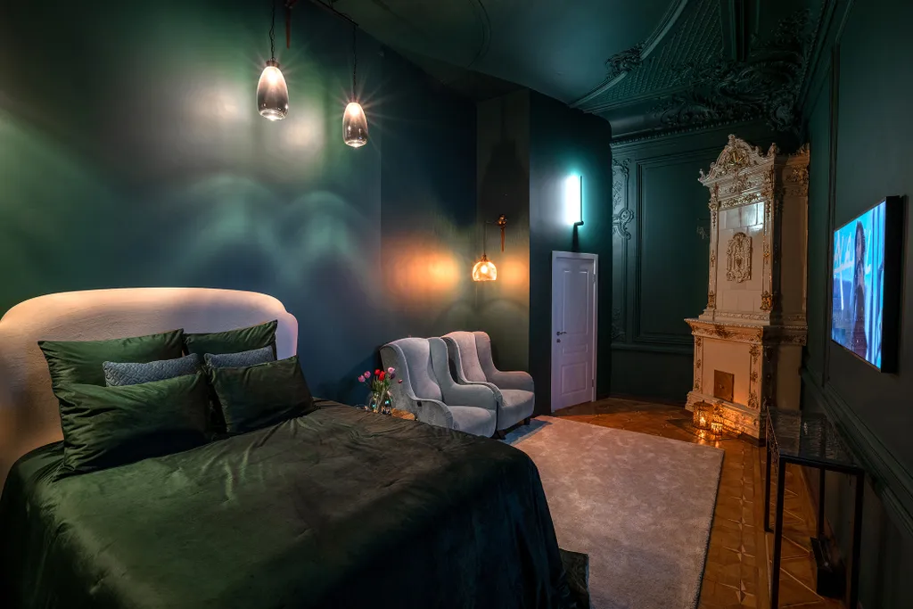 Квартира Green mirror room - маленькая роскошная комната для двоих класса люкс — Санкт-Петербург