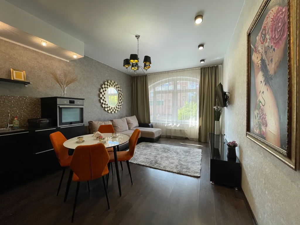 Люкс у ТЦ Аура, площадь Ленина, центр, подземная парковка