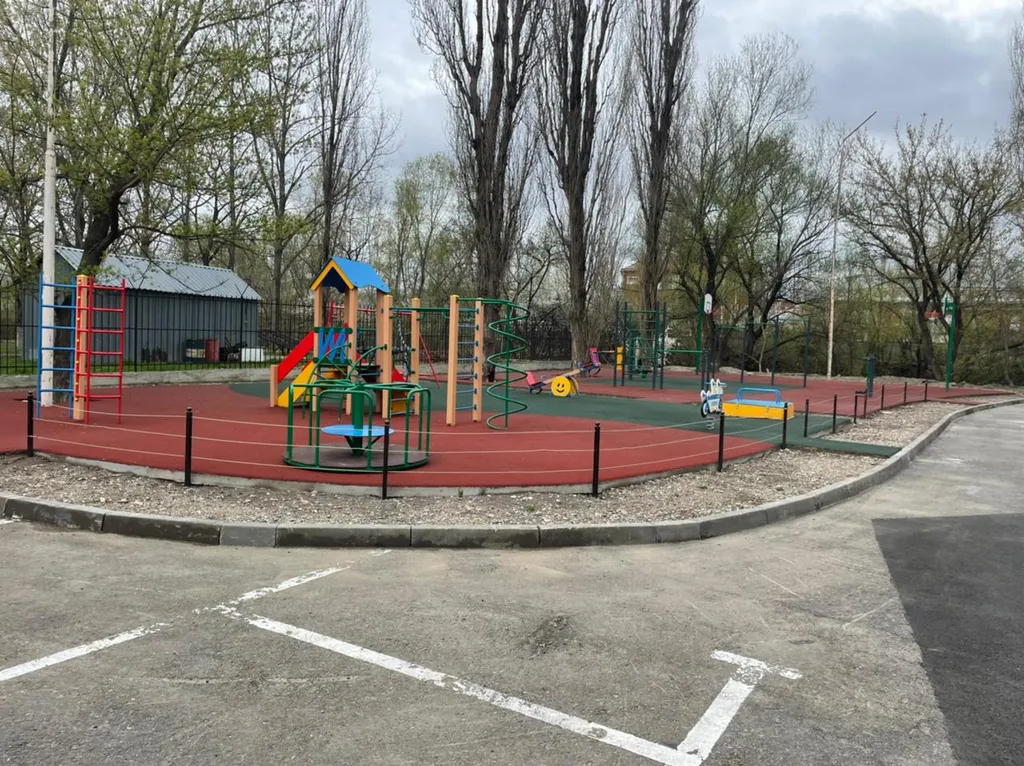 Просторная квартира в новом доме у цветника