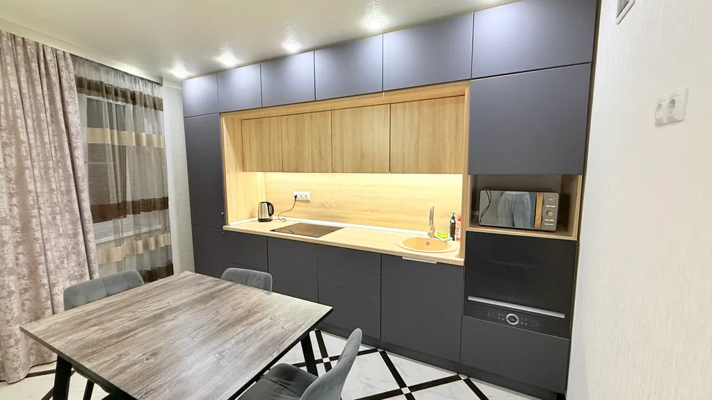 Двухкомнатная квартира в центре с красивым видом на город