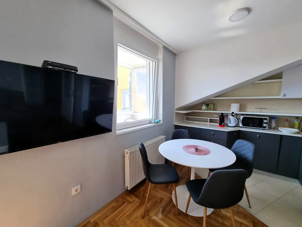 Квартира Квартира Евродвушка LikeHome life в самом сердце Нови Сада — Нови-Сад