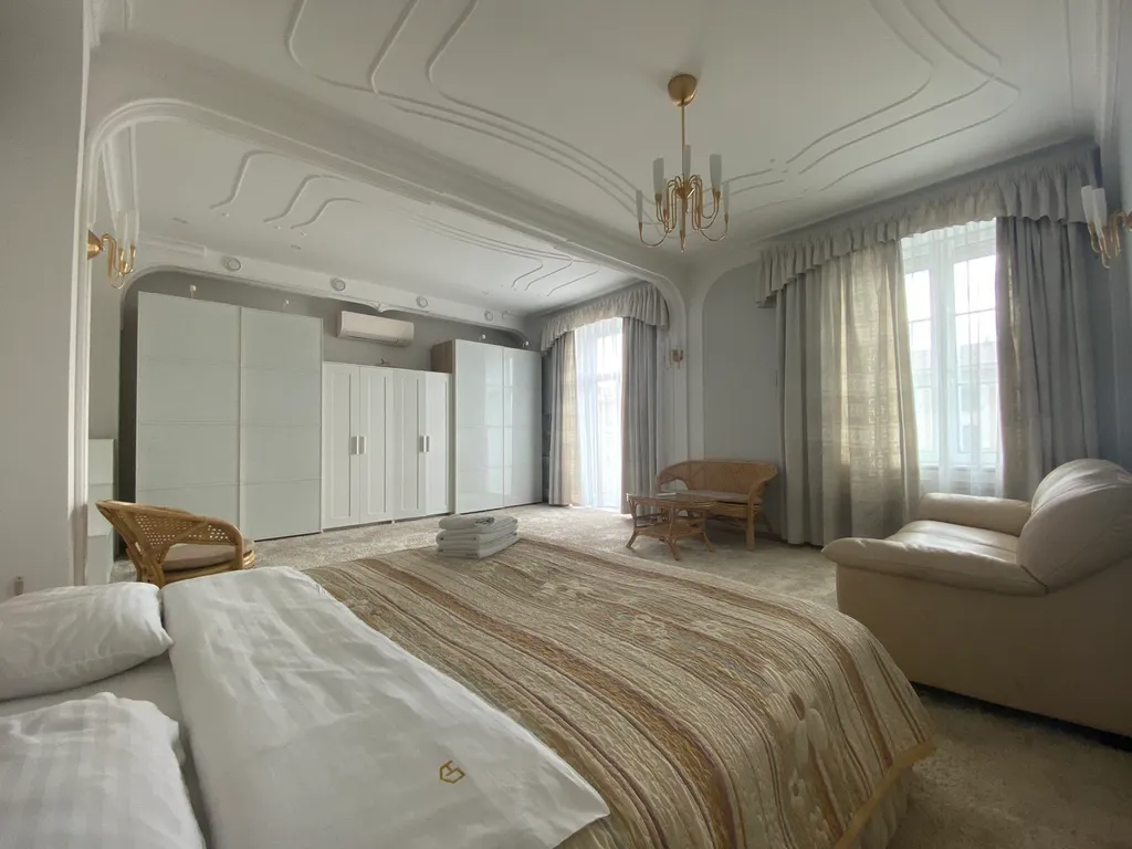 Изысканные 5-комнатные апартаменты в центре города