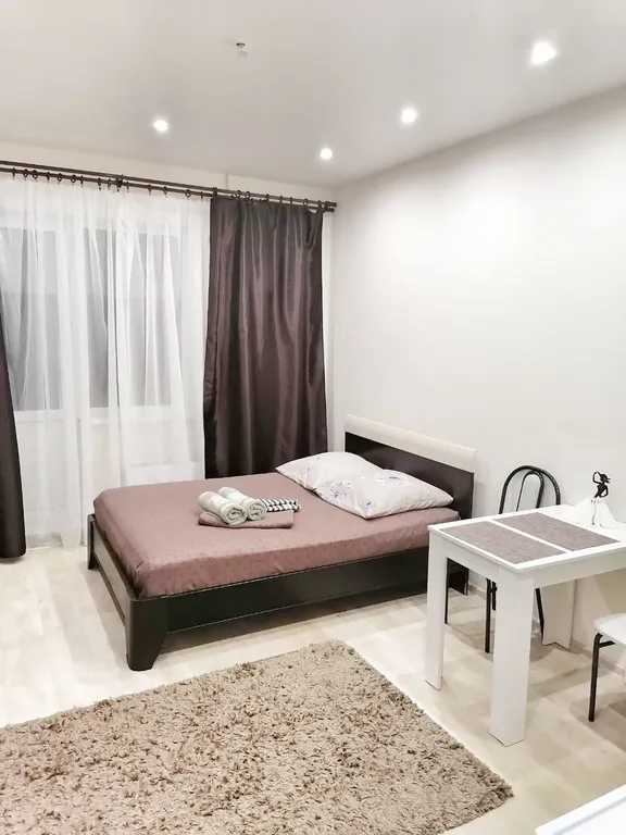 Квартира Уютная студия рядом с ТРЦ Аура, ЖД вокзалом, Аэопортом — аренда посуточно в Сургут