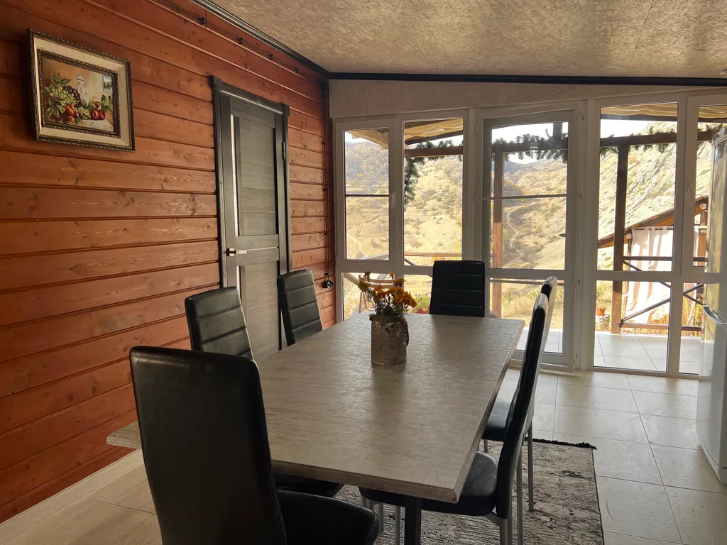 Домик на солнечном холмике Гуниба