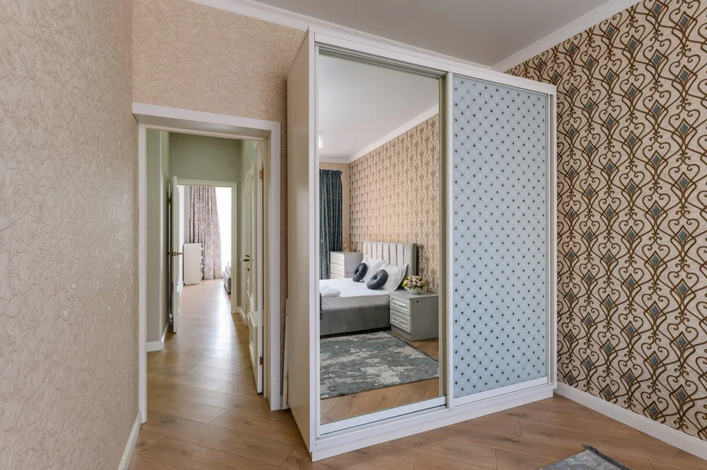 Трехкомнатная квартира с видом на горы в центре города