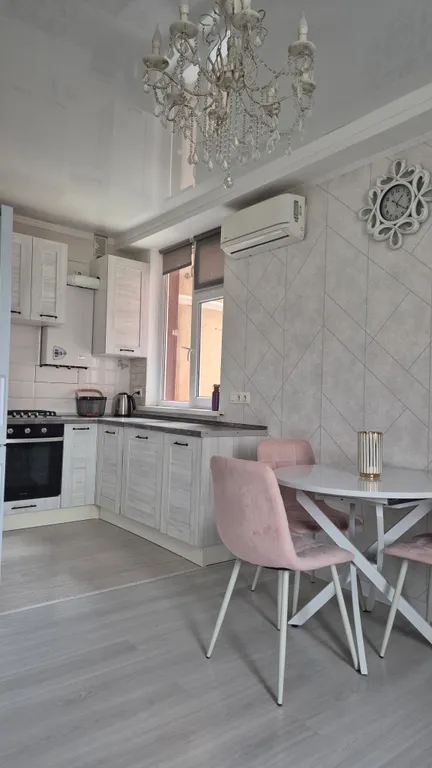 Квартира Уютная квартира с большой кухней-гостиной в современном доме — Севастополь