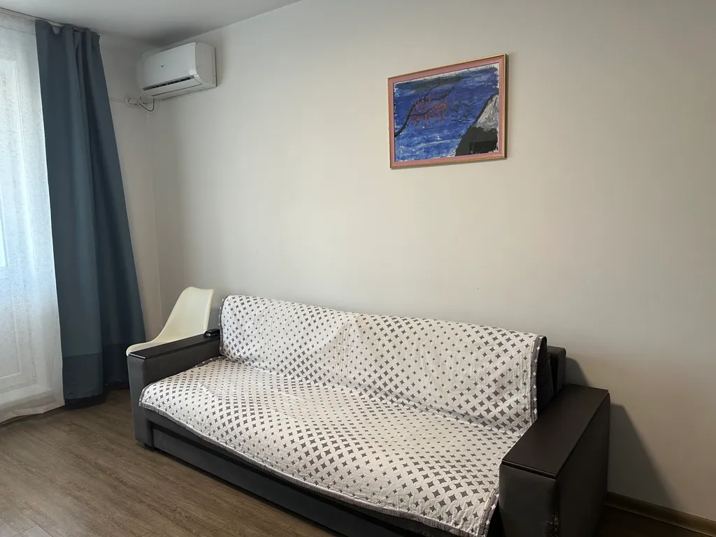 Просторная квартира рядом с ДРКБ, БСМП, военным госпиталем.