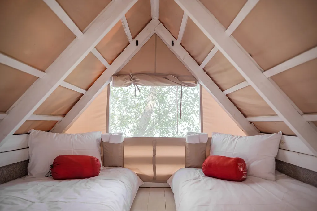 Домик-палатка Скворечник на берегу реки