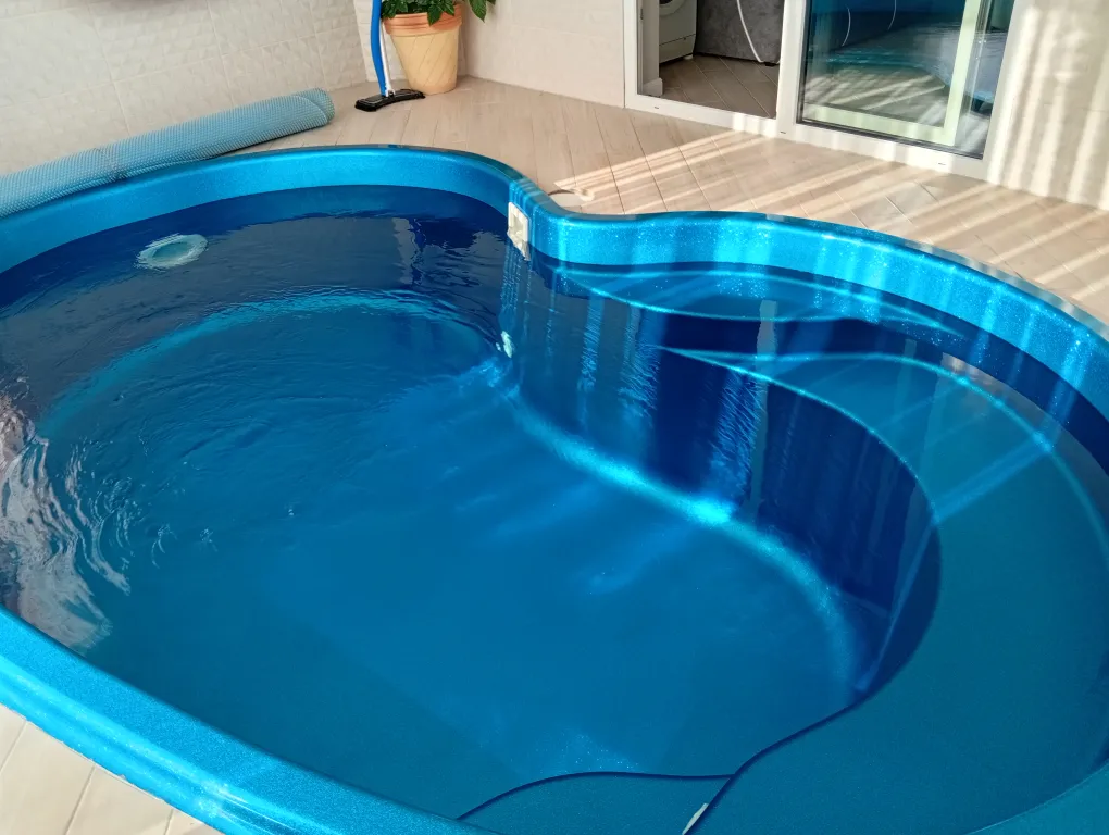 Дом с тёплым 30+ бассейном и сауной в 20 минутах от шикарного пляжа