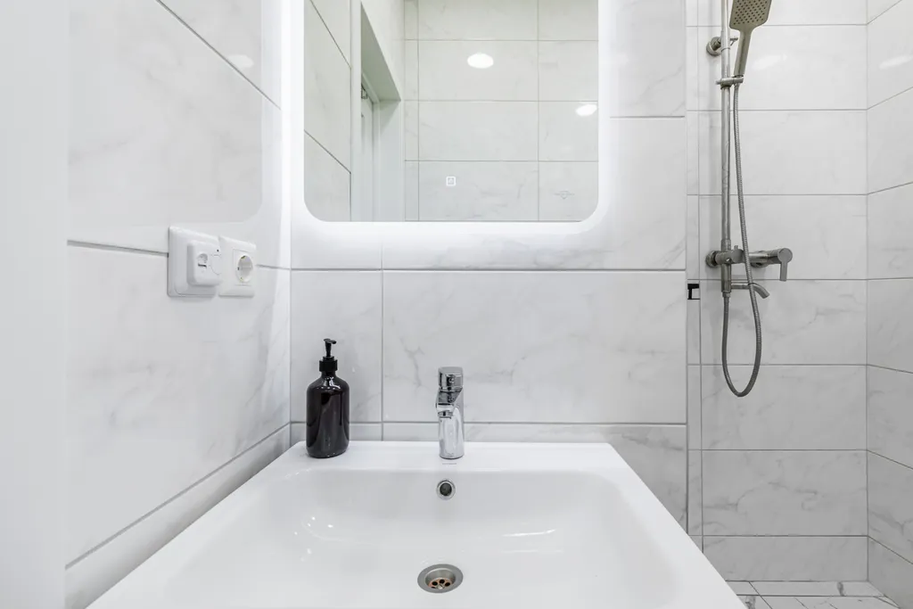 Красивая и уютная студия вблизи метро рядом с центром города