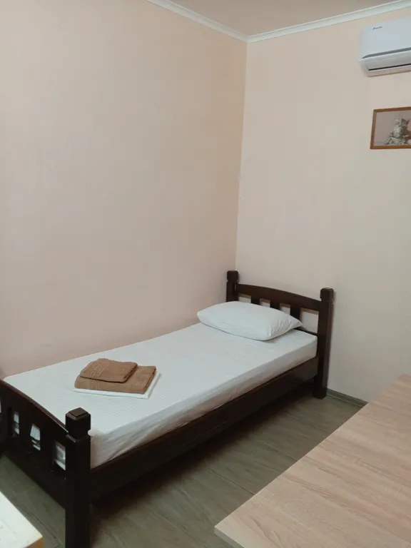 Комната с отдельным входом в частном секторе