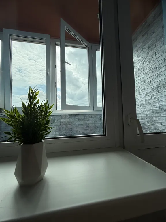 Красивая квартира с панорамным видом на Волгу