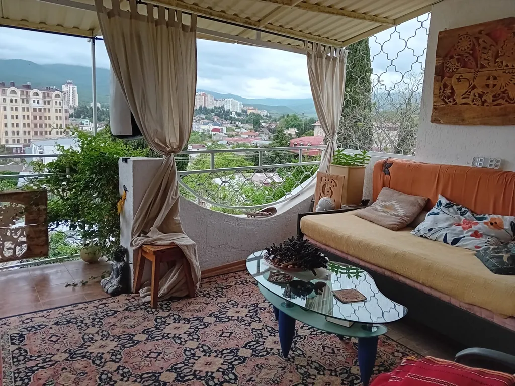 Квартира Уютный АПАРТАМЕНТ в центре старого города Алушта — аренда посуточно в Алушта