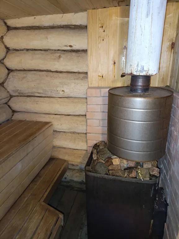 Домик на опушке леса