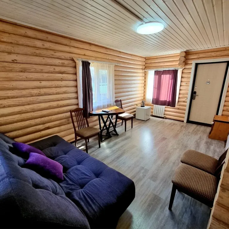 Коттеджи на озере