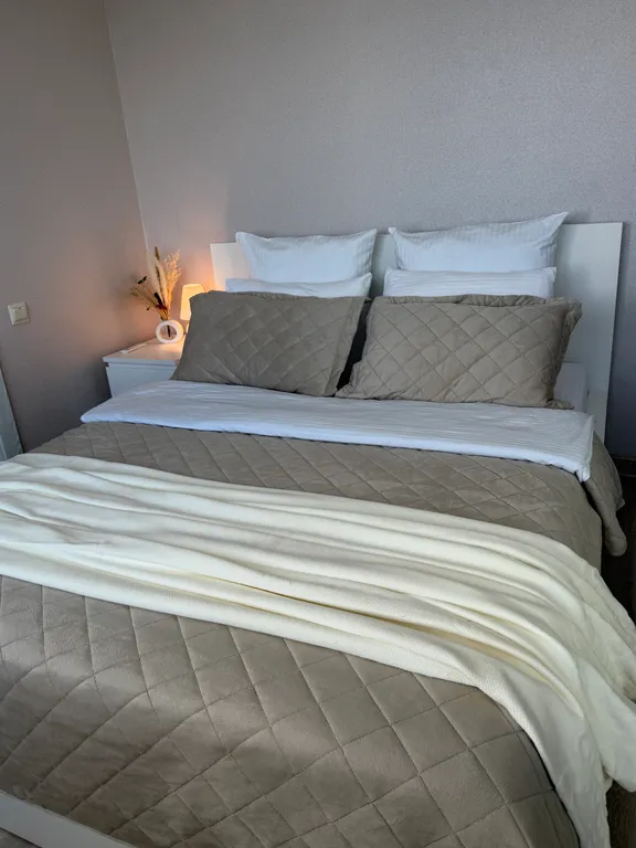 Светлая уютная евро двушка с красивым видом на закат