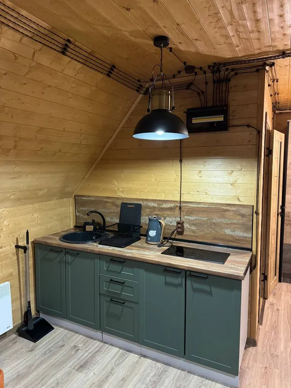 Новый современный дом в лесной зоне