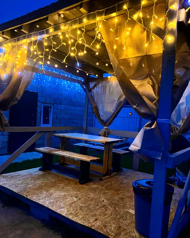 Уютный дом с баней и бассейном в 10 минутах от города