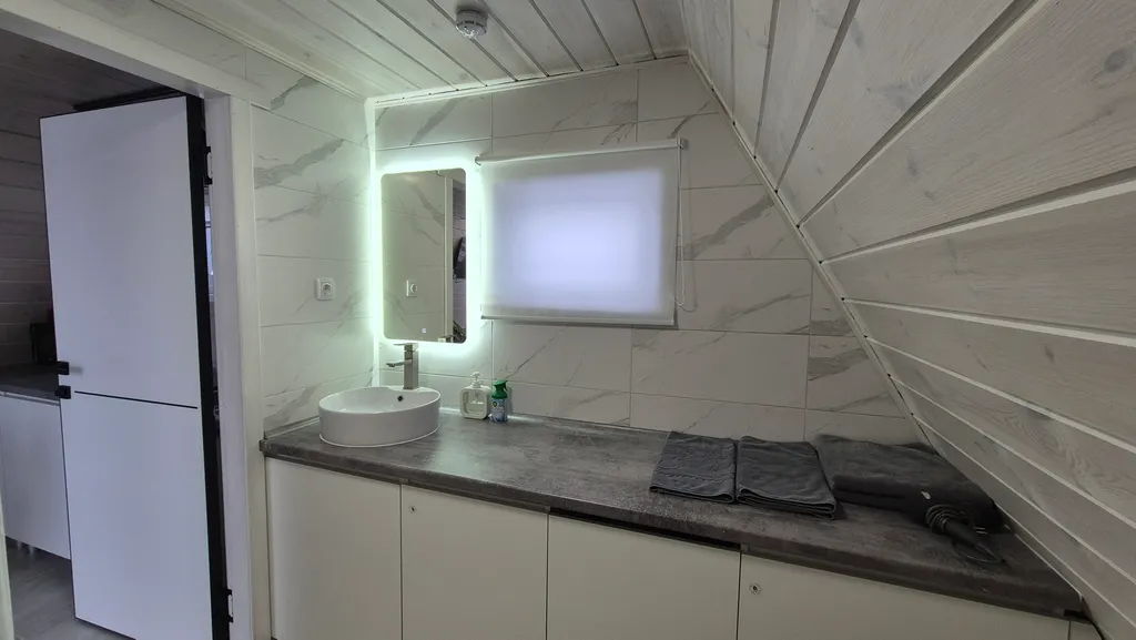 Дом в стиле A-frame с чаном