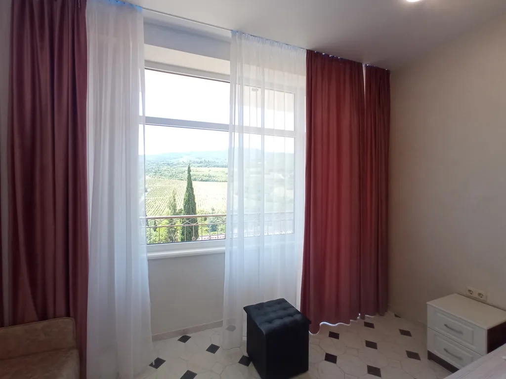 Квартира с видовым балконом на водопад Учан-су и виноградники