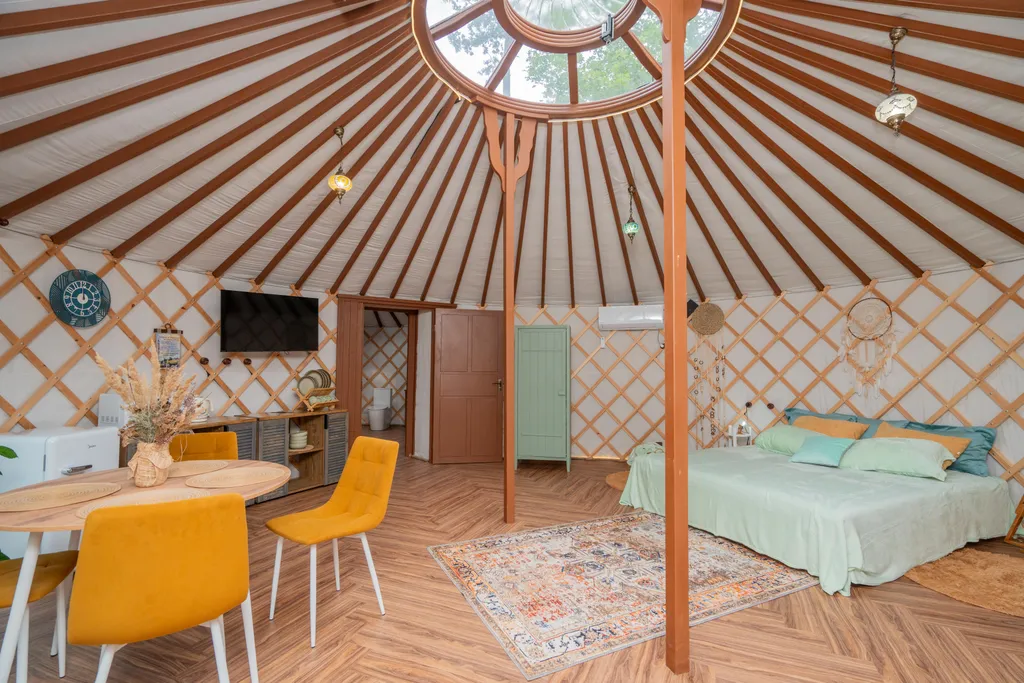 Коттедж Глэмпинг в лесу — аренда посуточно в Воронеж