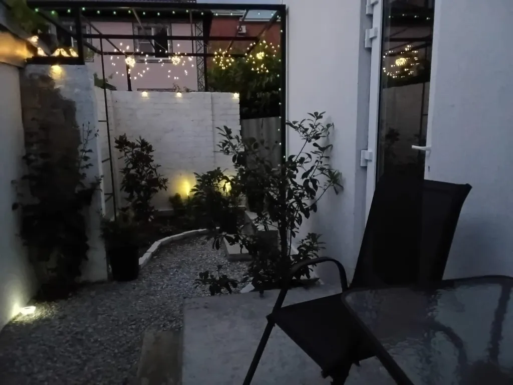 Уютная студия с террасой