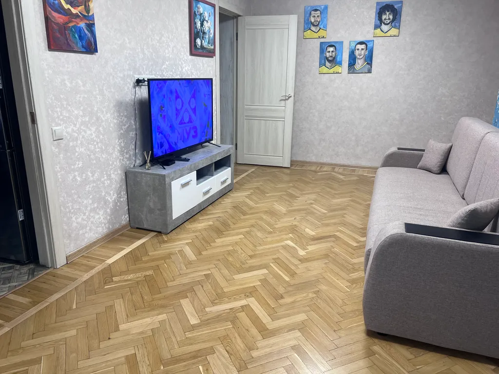 Квартира Трехкомнатная квартира напротив ТЦ Горизонт — Ростов-на-Дону
