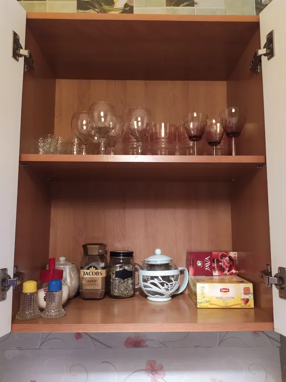 Светлая, уютная квартира с видом на аллею