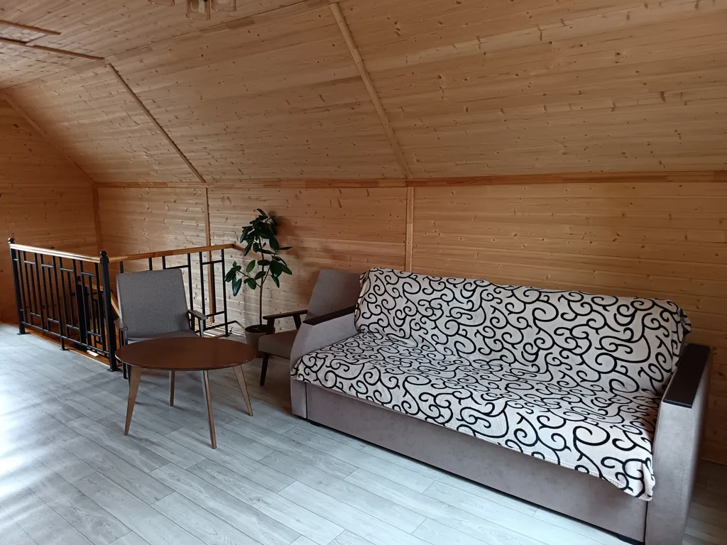 Частный двухэтажный новый дом