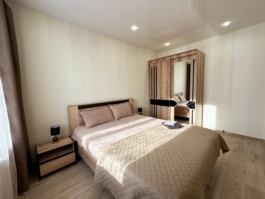 Стильная квартира в центре Мурманска на ул. Октябрьской, 3