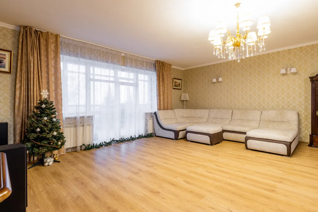 Большой коттедж на берегу Волги