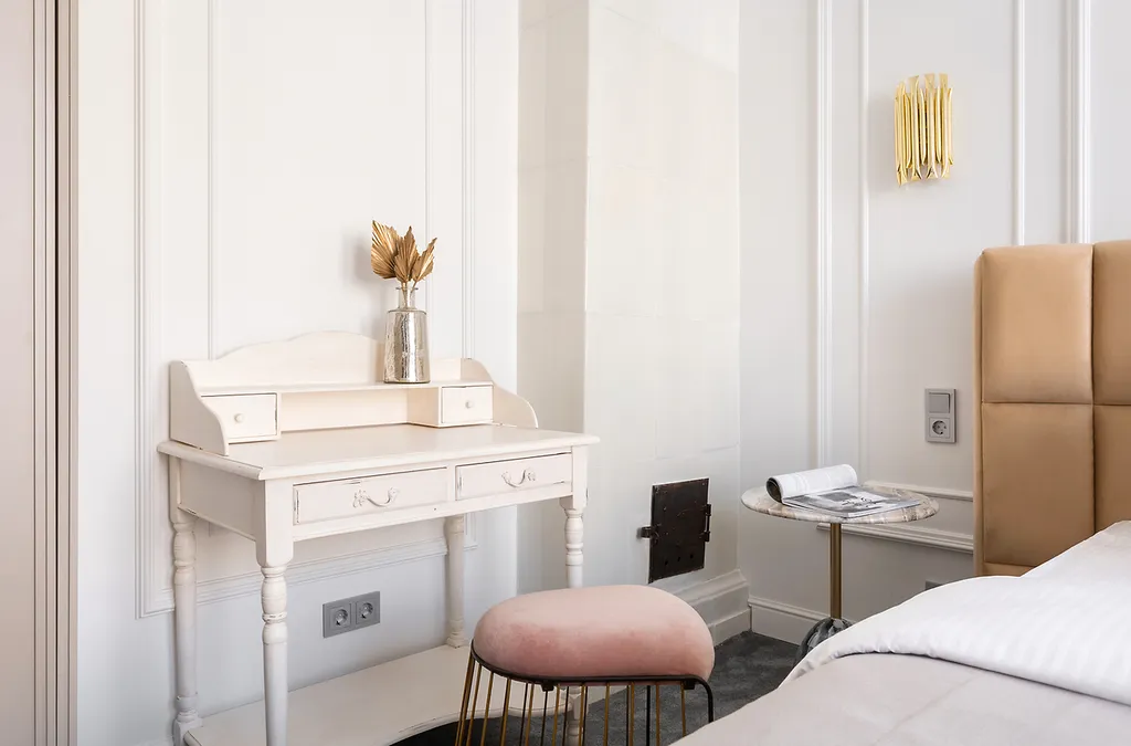 Апapтаменты с новым дизайнeрcким рeмонтом, пaнopамным видом на Невcкий