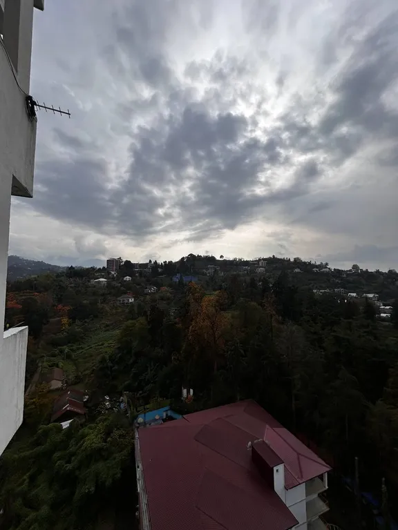 Просторная студия с двумя балконами на море и горы