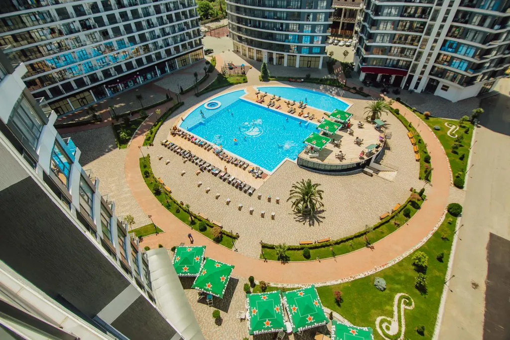 White sails apart hotel