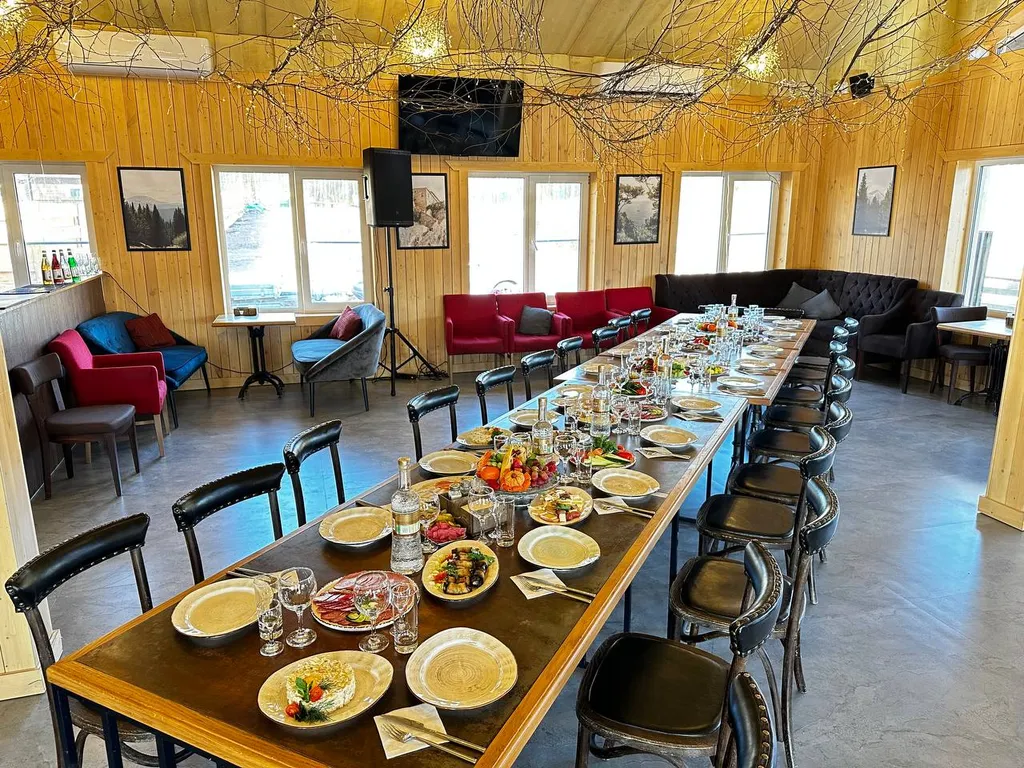 Коттедж Уютный коттедж на берегу Красного озера — Светлое