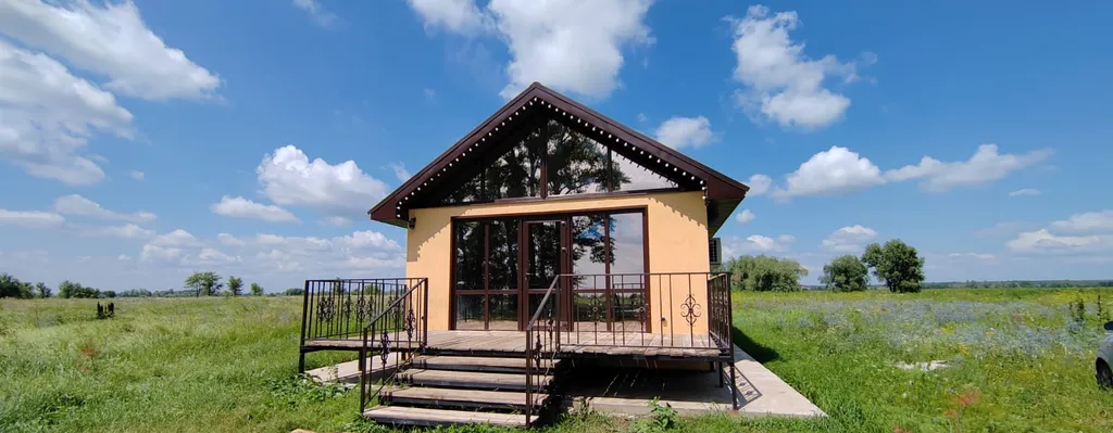 Дом на берегу озера