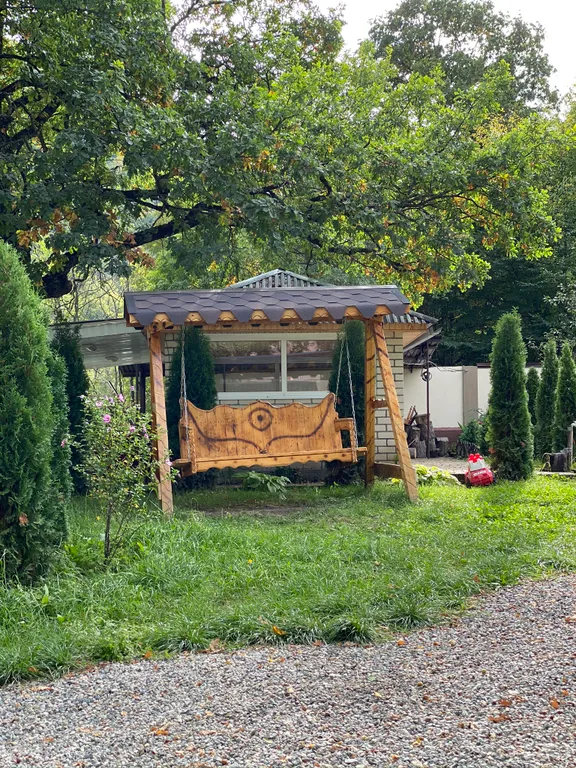 Большой дом у реки в горах с баней и чаном