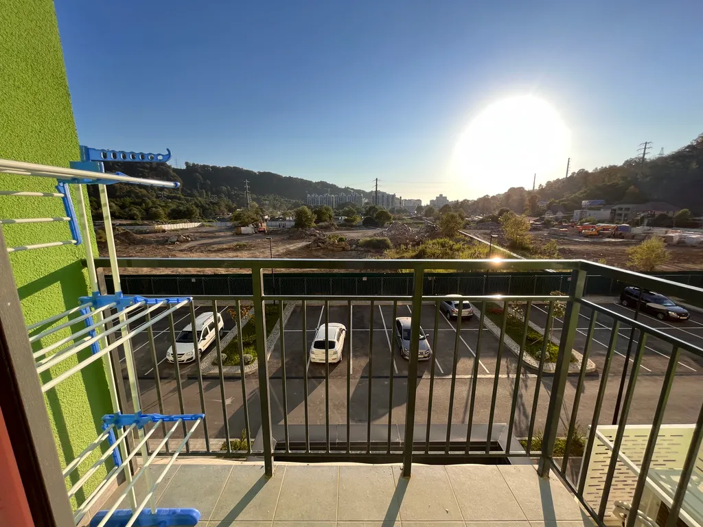 Просторная студия в зеленом районе недалеко от моря - комплекс Летний