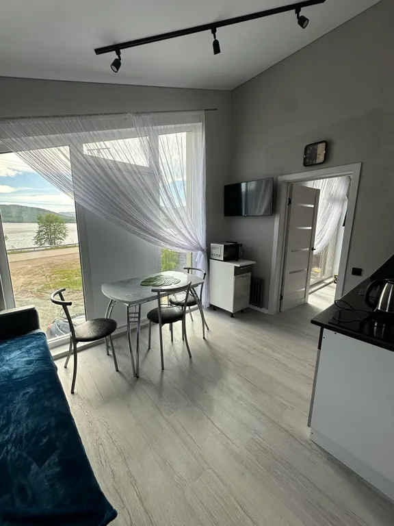 Апартаменты с видом на озеро Банное