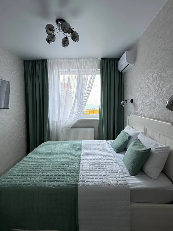 Двухкомнатная квартира с видом на море и горы