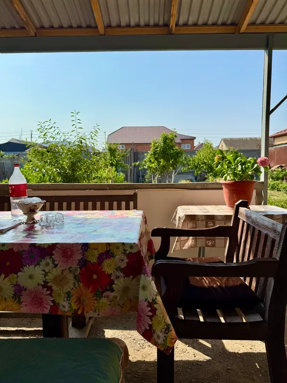 Дом с двором и беседкой в 7 минутах езды от пляжа