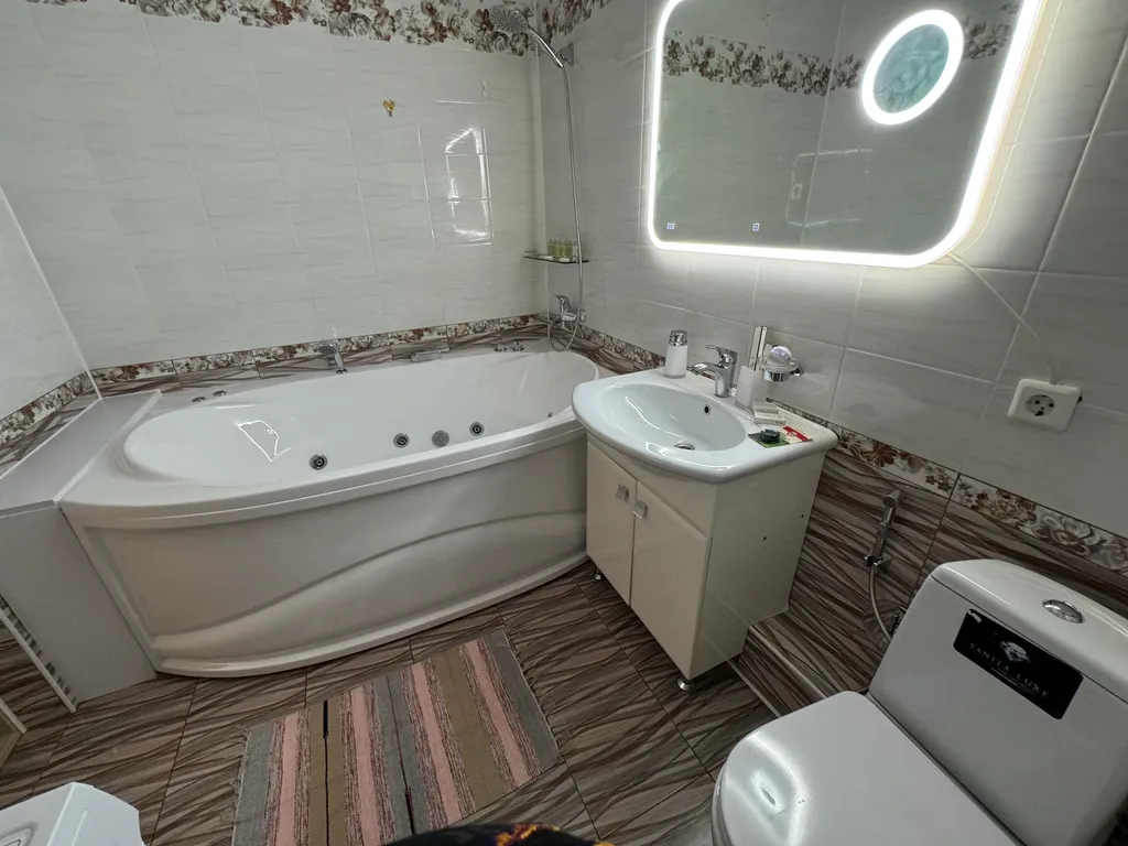 Большая квартира 3-комнатная с мансардой