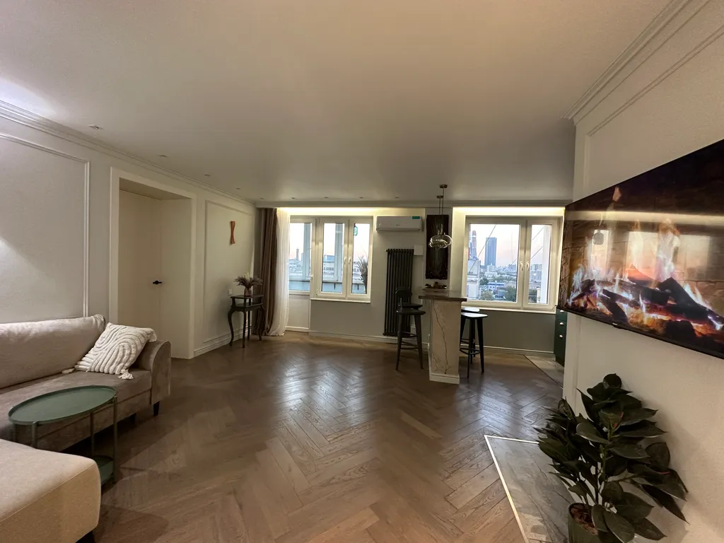 Квартира Квартира с эксклюзивным панорамным видом на набережную с 12 этажа — Москва