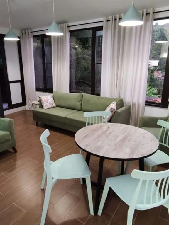 Уютный видовой коттедж