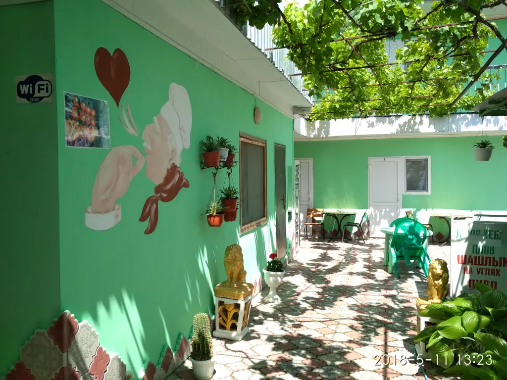 Двухместный номер с удобствами у Сильвии в Феодосии на Степной.