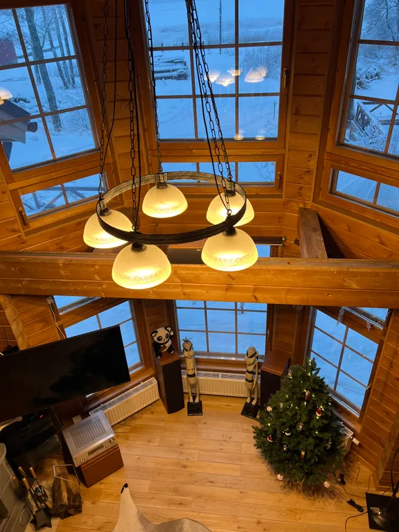 Уютный дом на берегу