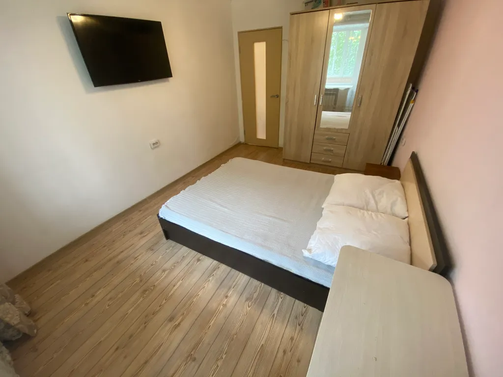 Уютная евро-двухкомнатная квартира возле Забижд