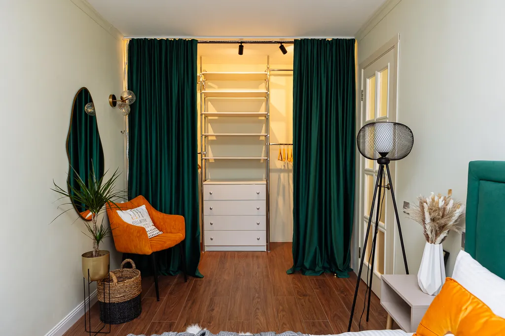 Две минуты и вы уже на Острове Канта, в самом центре Калининграда!